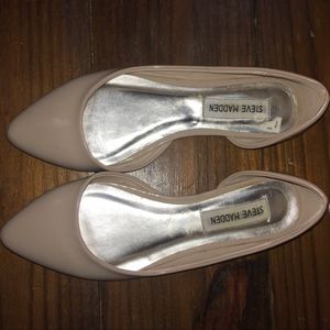Steve Madden pointed toe blush patent elusion flat